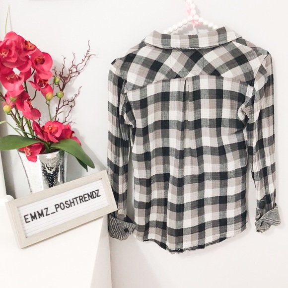 Rails Grey Plaid Flannel Button Down Size Small - Picture 4 of 4